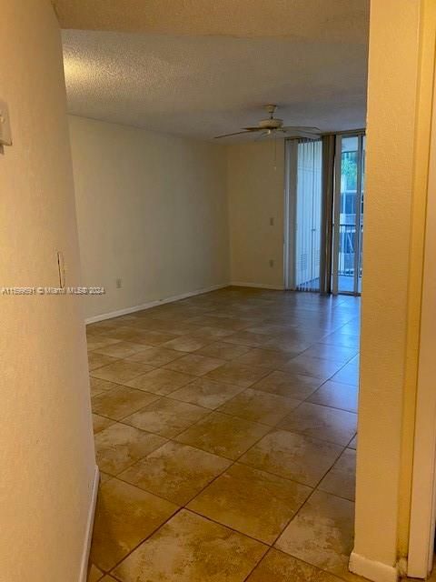 Recently Rented: $1,950 (1 beds, 1 baths, 810 Square Feet)