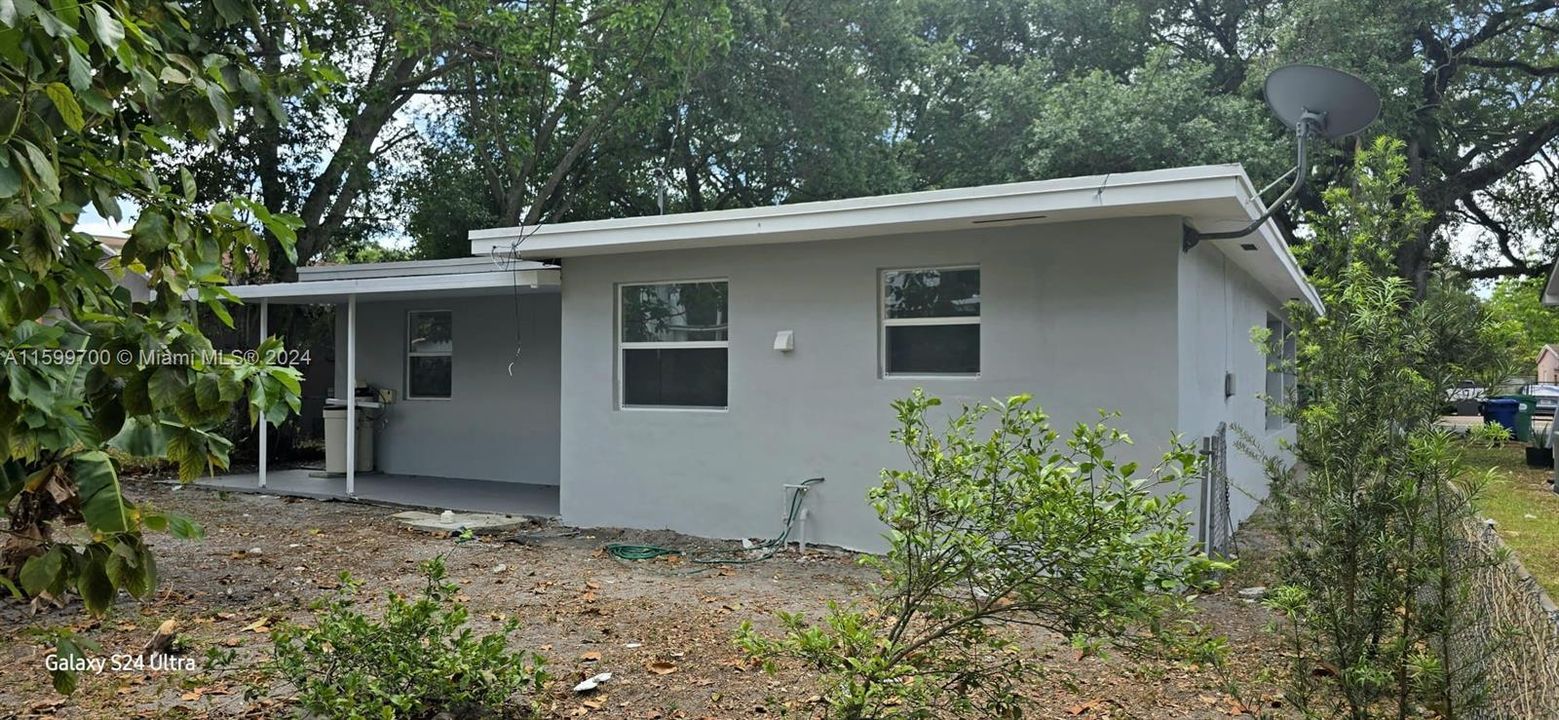 For Sale: $499,900 (3 beds, 2 baths, 1006 Square Feet)