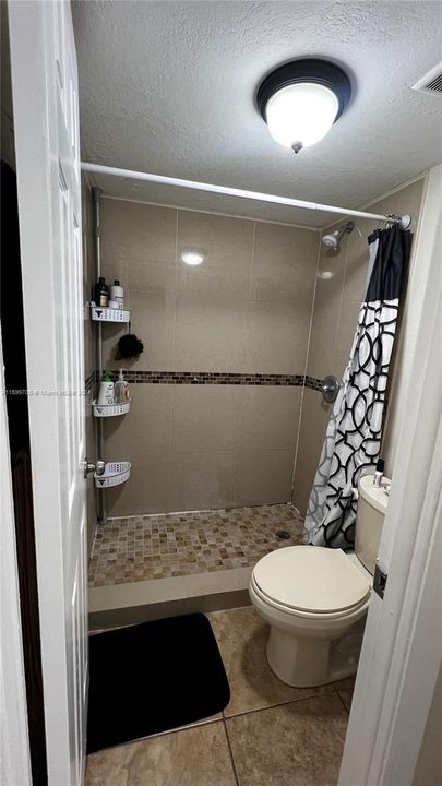 Activo con contrato: $279,000 (2 camas, 2 baños, 973 Pies cuadrados)