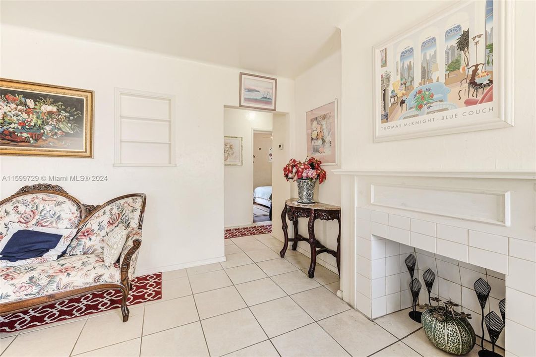 Recently Sold: $775,000 (3 beds, 1 baths, 1340 Square Feet)