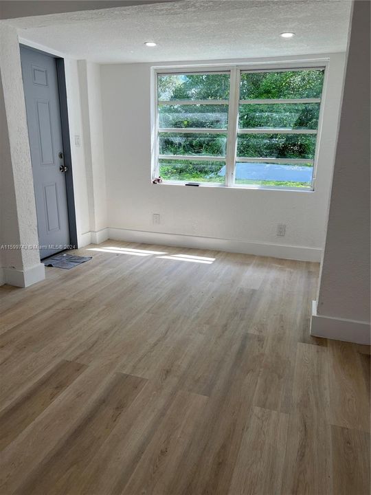 Recently Rented: $2,000 (2 beds, 1 baths, 551 Square Feet)