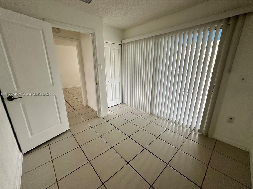 For Sale: $205,000 (1 beds, 1 baths, 830 Square Feet)