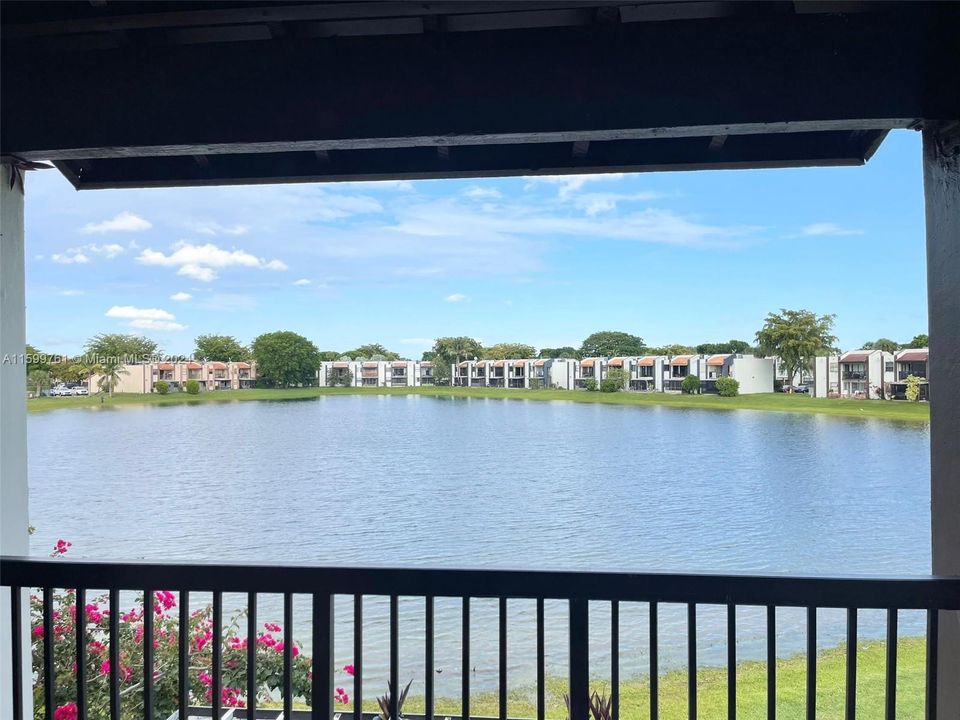 Recientemente alquilado: $2,390 (2 camas, 1 baños, 1050 Pies cuadrados)