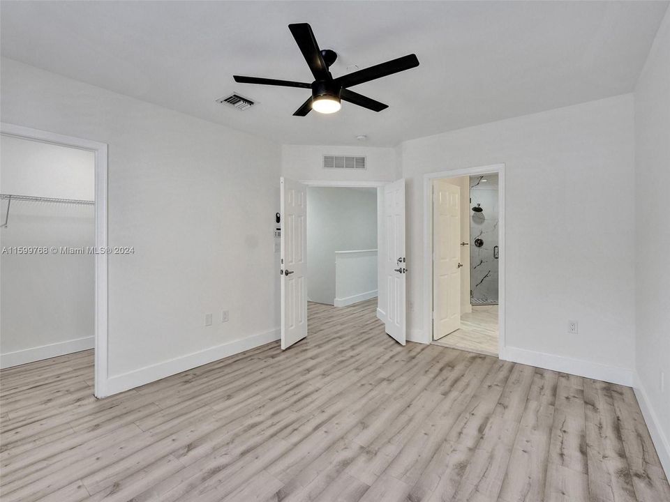 Active With Contract: $4,000 (3 beds, 3 baths, 1990 Square Feet)