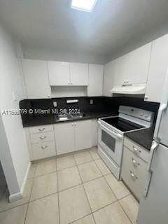 Active With Contract: $2,050 (2 beds, 2 baths, 870 Square Feet)