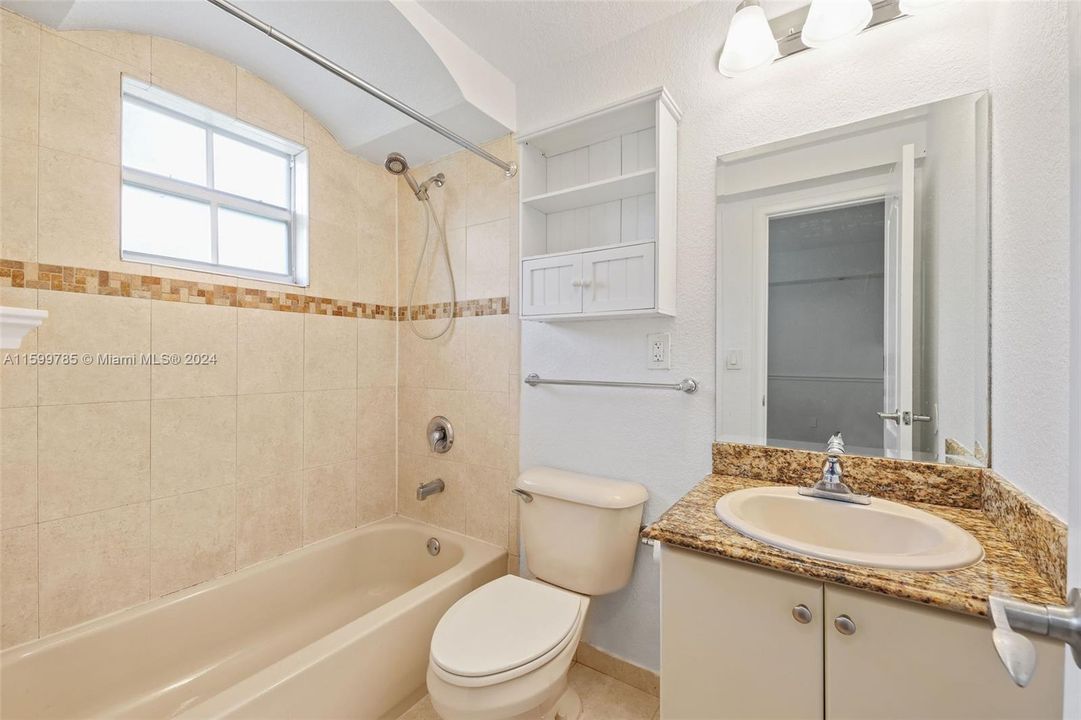 Active With Contract: $1,900 (1 beds, 1 baths, 514 Square Feet)