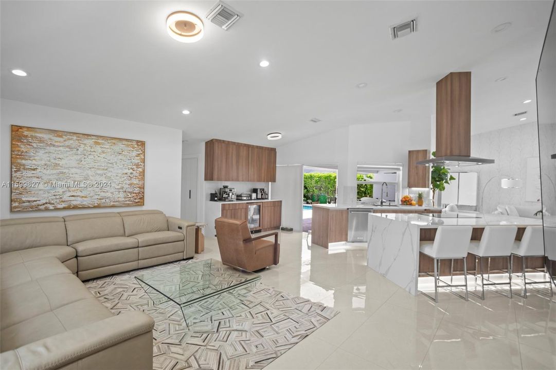 Active With Contract: $1,095,000 (4 beds, 2 baths, 2461 Square Feet)