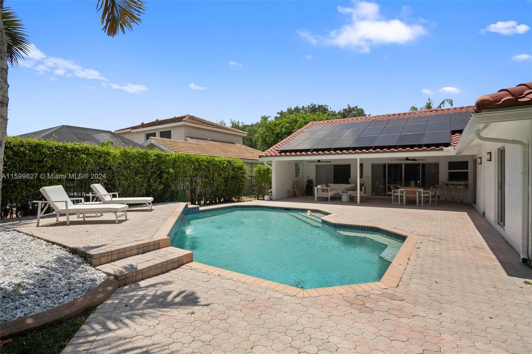 Active With Contract: $1,095,000 (4 beds, 2 baths, 2461 Square Feet)