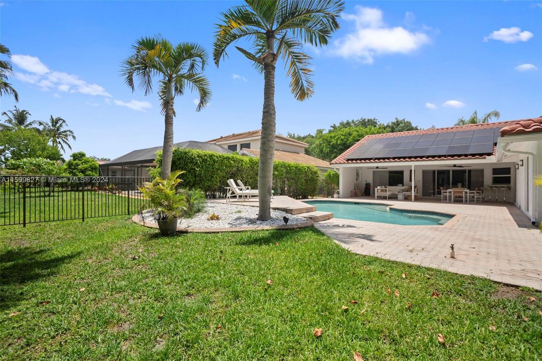 Active With Contract: $1,095,000 (4 beds, 2 baths, 2461 Square Feet)