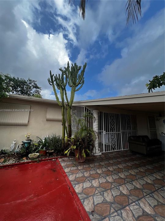 Vendido Recientemente: $389,000 (2 camas, 1 baños, 1100 Pies cuadrados)