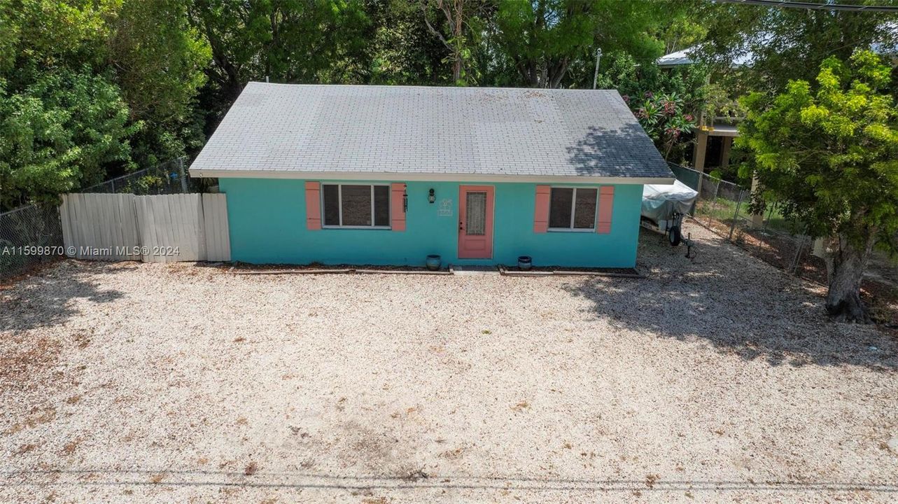 For Sale: $699,000 (3 beds, 2 baths, 1260 Square Feet)