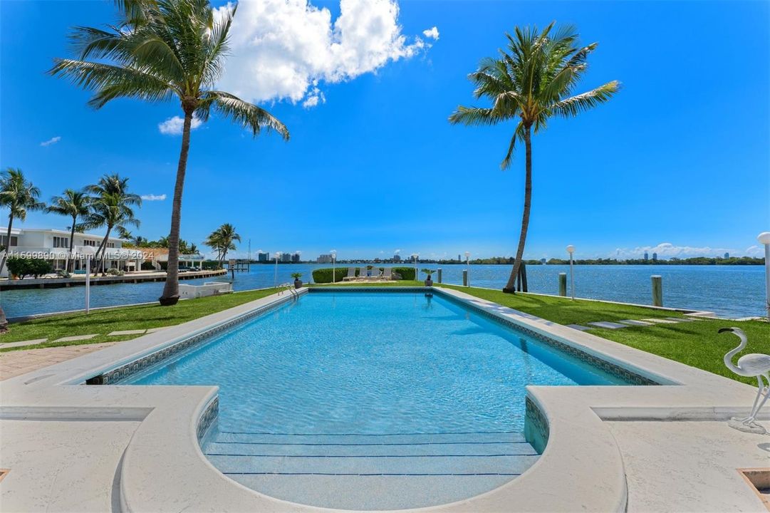 For Sale: $10,500,000 (5 beds, 4 baths, 5184 Square Feet)