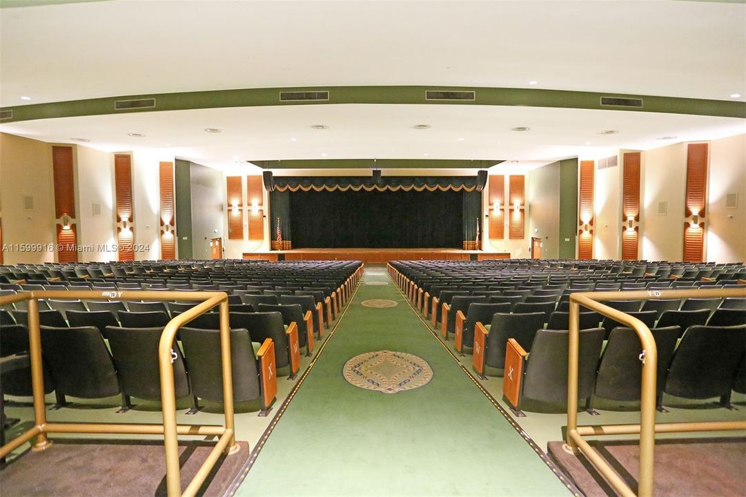 Large Capacity Auditorium for Broadway Shows