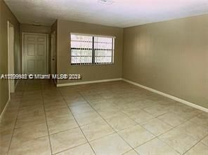 Active With Contract: $2,900 (3 beds, 2 baths, 2965 Square Feet)