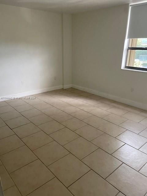 Recently Rented: $2,250 (1 beds, 1 baths, 1019 Square Feet)