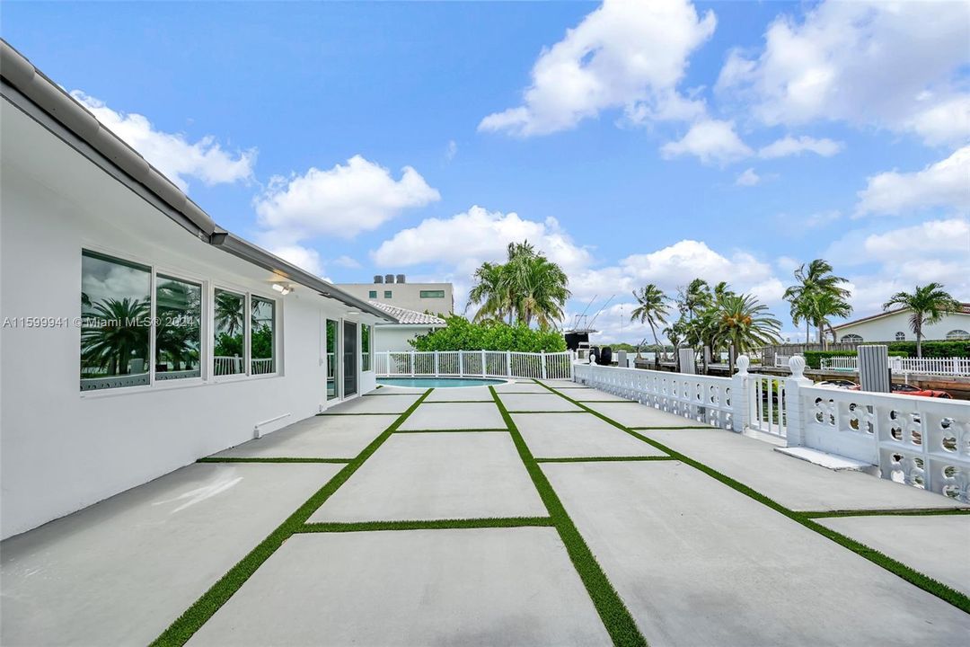 For Sale: $3,499,000 (4 beds, 3 baths, 3027 Square Feet)