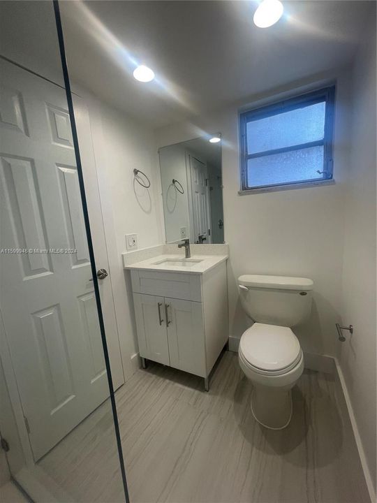 Active With Contract: $265,000 (1 beds, 1 baths, 620 Square Feet)