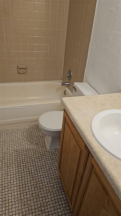 Недавно арендовано: $2,100 (2 спален, 2 ванн, 942 Квадратных фут)