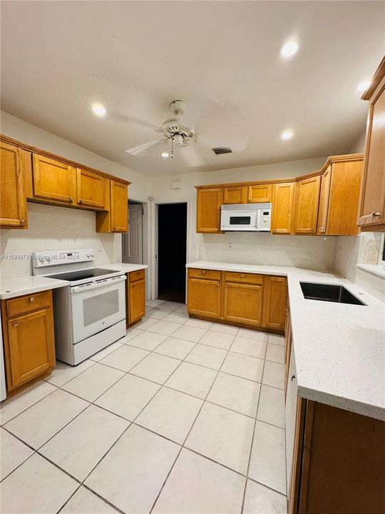 For Rent: $4,250 (2 beds, 2 baths, 1142 Square Feet)