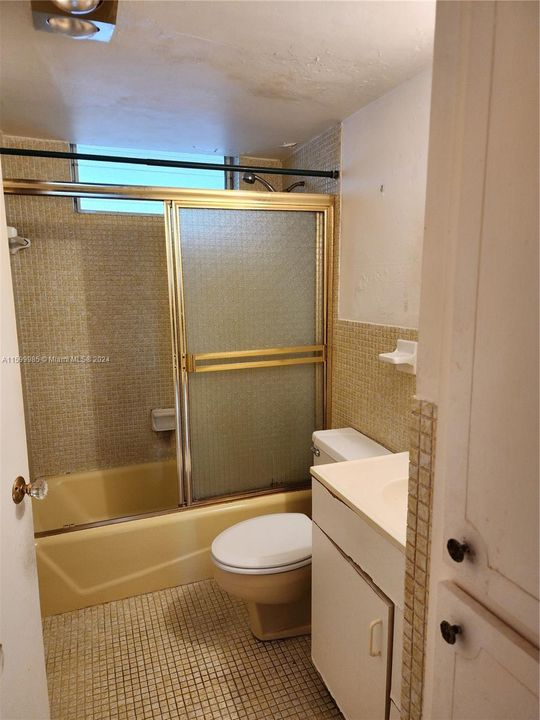 Combination tub and shower