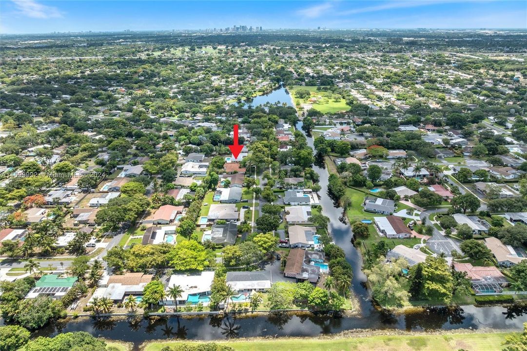 For Sale: $799,000 (4 beds, 2 baths, 2155 Square Feet)