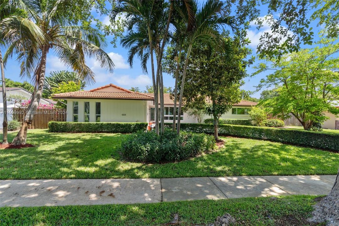 For Sale: $799,000 (4 beds, 2 baths, 2155 Square Feet)