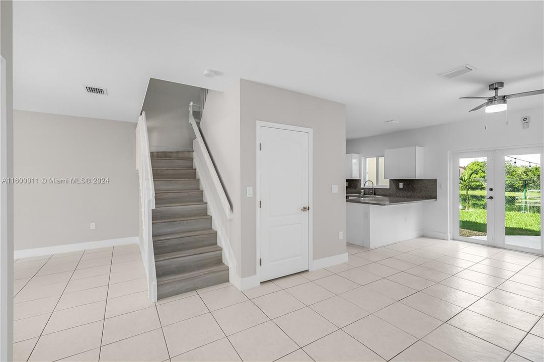 Active With Contract: $3,500 (3 beds, 2 baths, 1608 Square Feet)