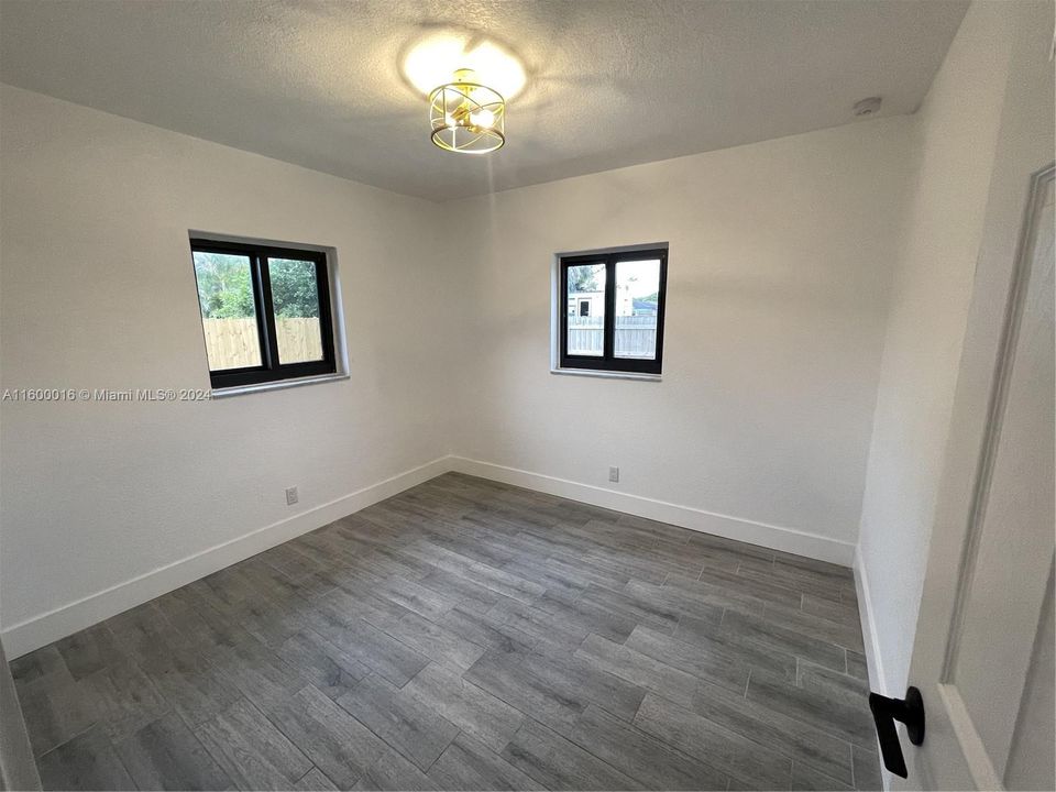 Recently Sold: $525,000 (3 beds, 2 baths, 1542 Square Feet)