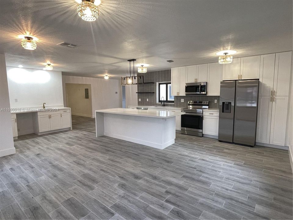 Recently Sold: $525,000 (3 beds, 2 baths, 1542 Square Feet)