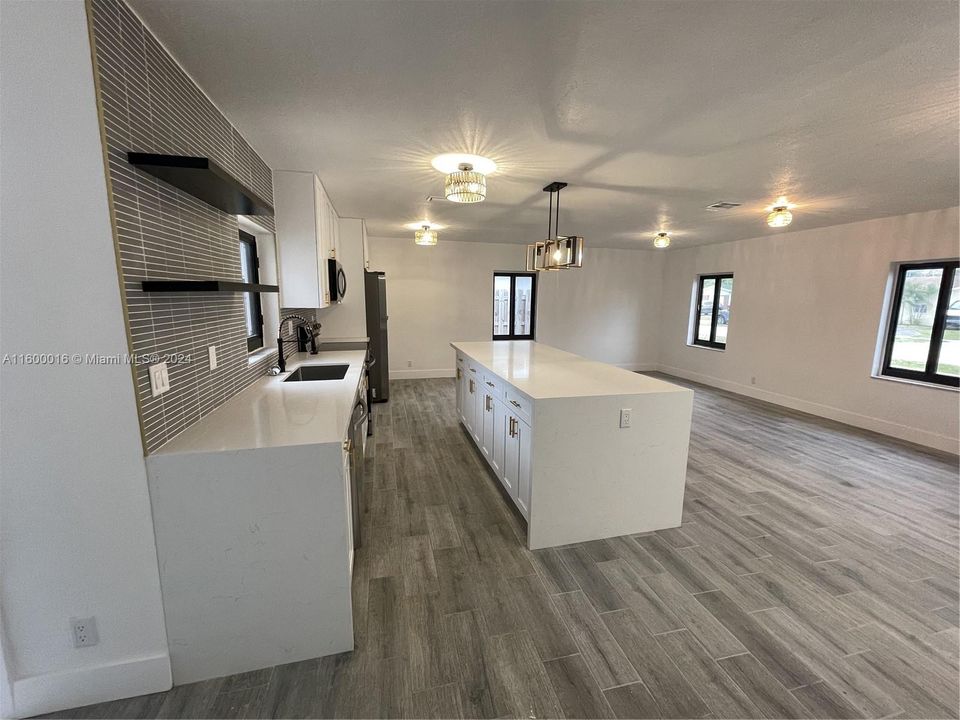 Recently Sold: $525,000 (3 beds, 2 baths, 1542 Square Feet)