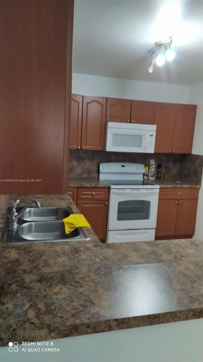 Recently Rented: $2,150 (2 beds, 1 baths, 1035 Square Feet)