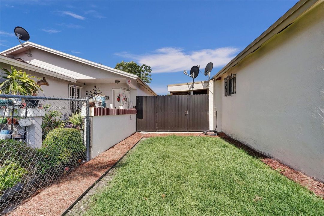 Recently Sold: $440,000 (3 beds, 1 baths, 1606 Square Feet)