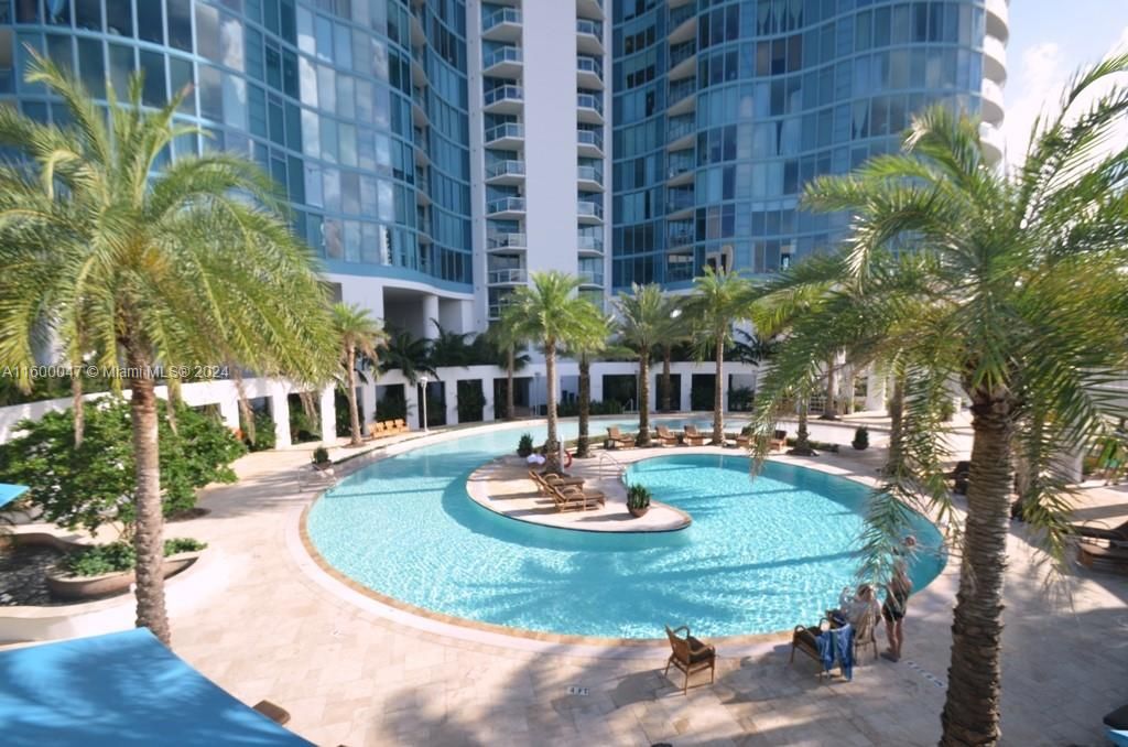 Active With Contract: $5,500 (2 beds, 2 baths, 1161 Square Feet)