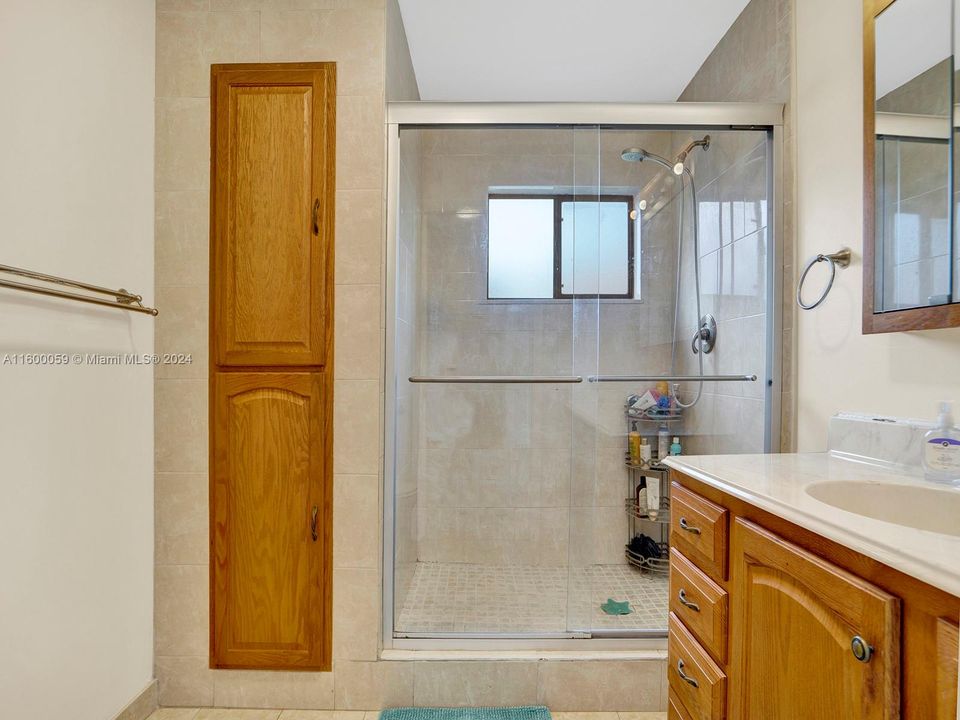 Недавно арендовано: $3,300 (3 спален, 2 ванн, 1630 Квадратных фут)