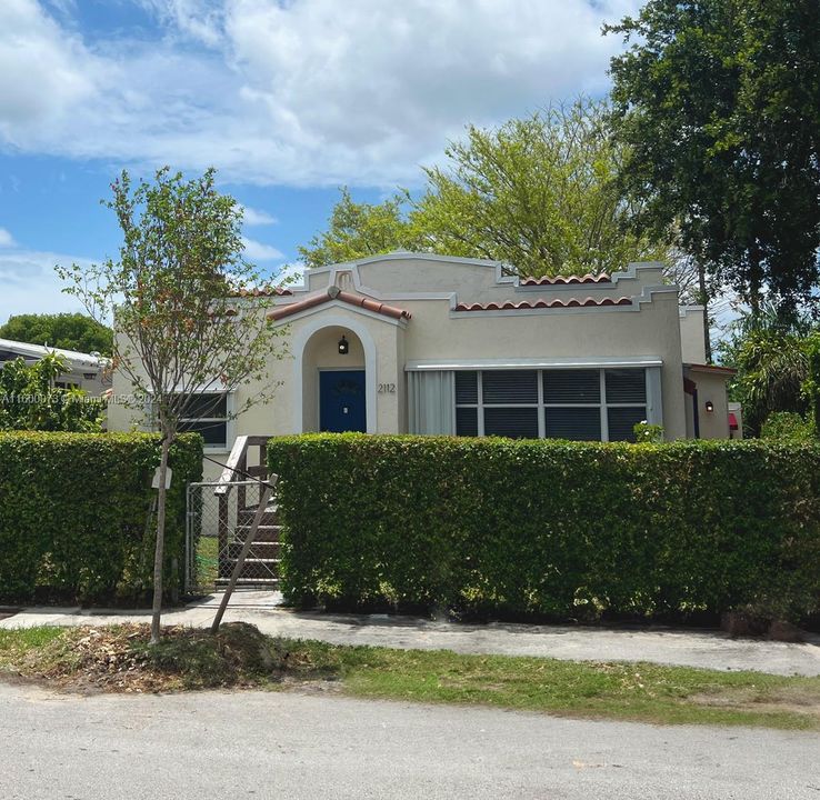 For Sale: $925,000 (3 beds, 2 baths, 2030 Square Feet)