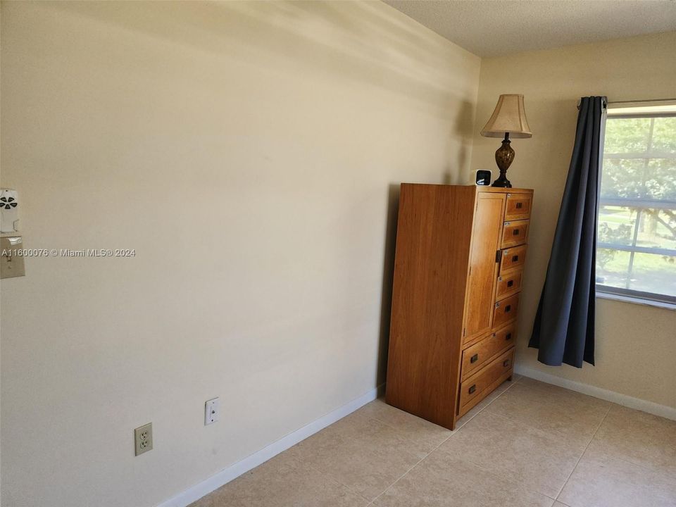 For Sale: $217,500 (2 beds, 2 baths, 1336 Square Feet)