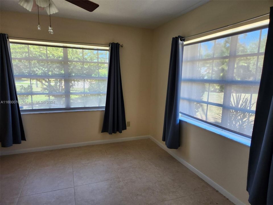 For Sale: $219,900 (2 beds, 2 baths, 1336 Square Feet)