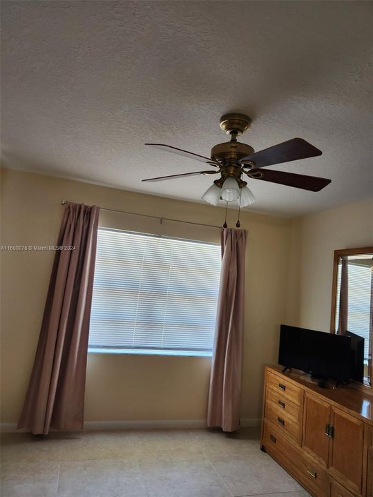 For Sale: $217,500 (2 beds, 2 baths, 1336 Square Feet)