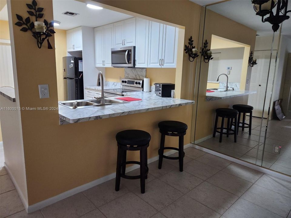 For Sale: $219,900 (2 beds, 2 baths, 1336 Square Feet)