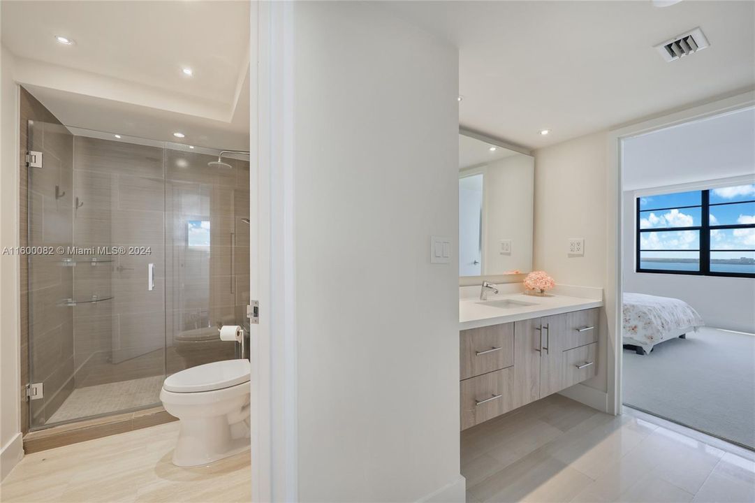 Recently Sold: $1,150,000 (2 beds, 2 baths, 1460 Square Feet)