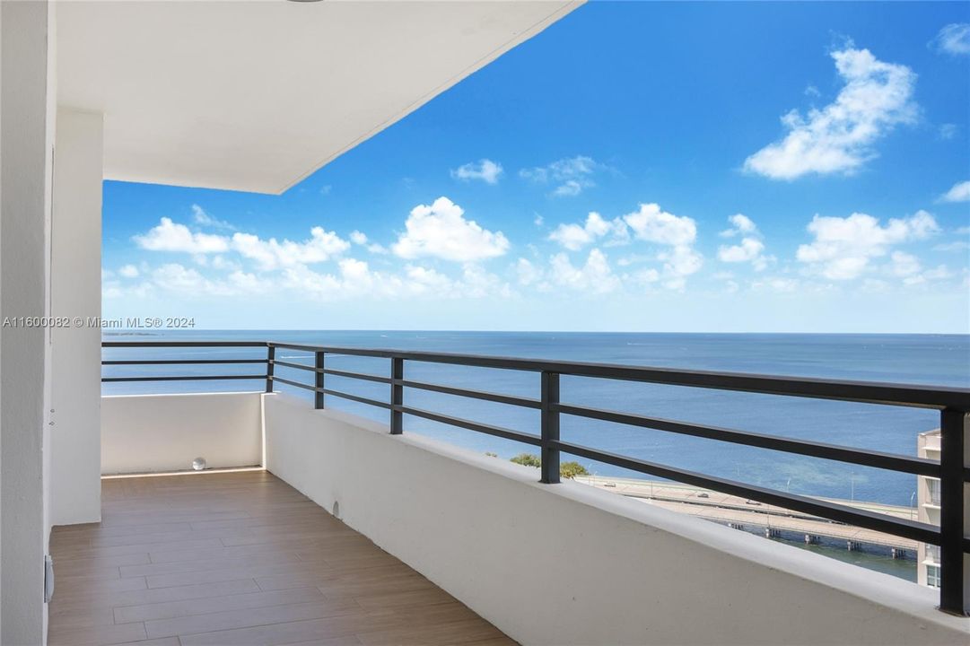 Recently Sold: $1,150,000 (2 beds, 2 baths, 1460 Square Feet)