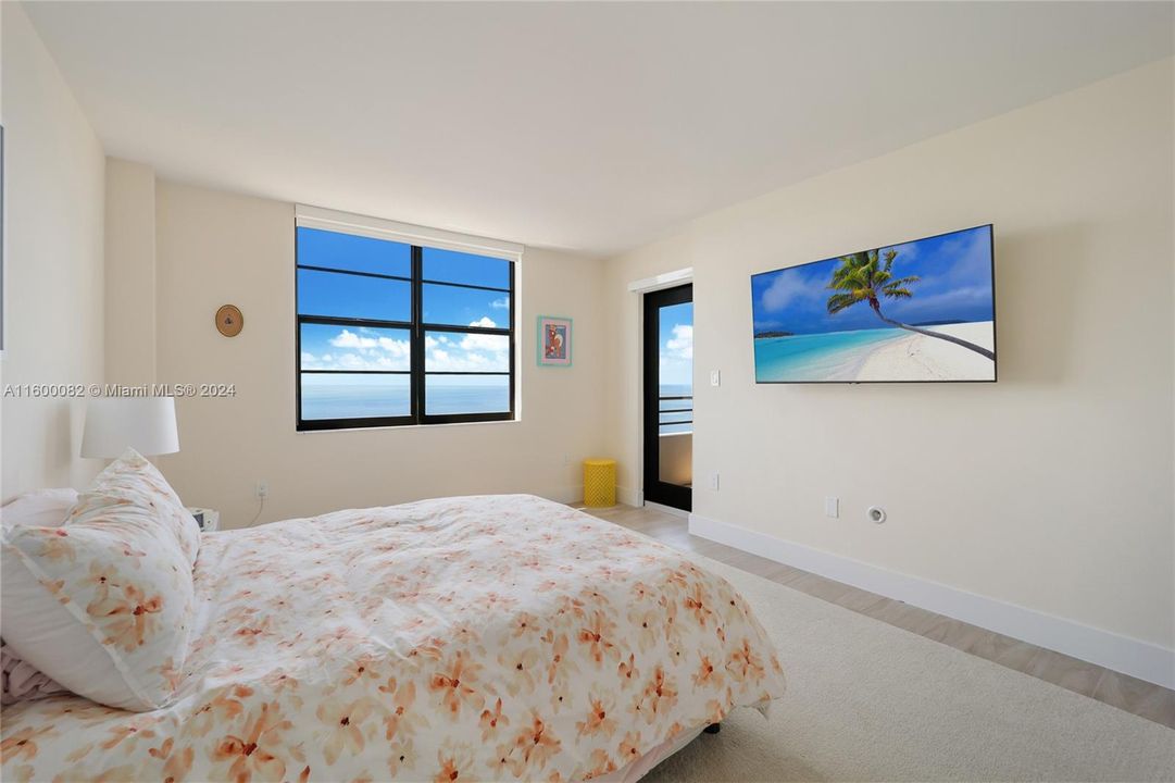 Recently Sold: $1,150,000 (2 beds, 2 baths, 1460 Square Feet)