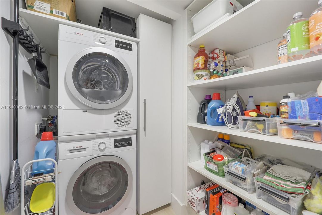 Recently Sold: $1,150,000 (2 beds, 2 baths, 1460 Square Feet)