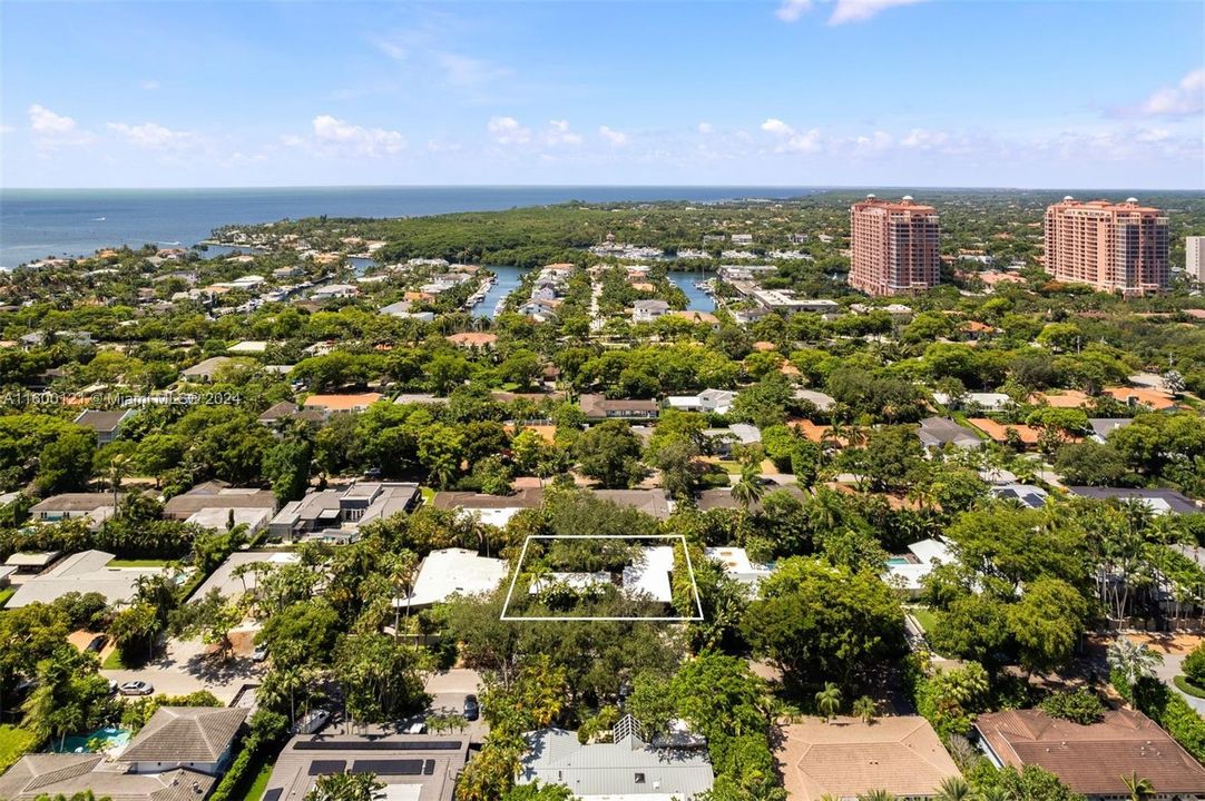 For Sale: $3,900,000 (4 beds, 3 baths, 3003 Square Feet)