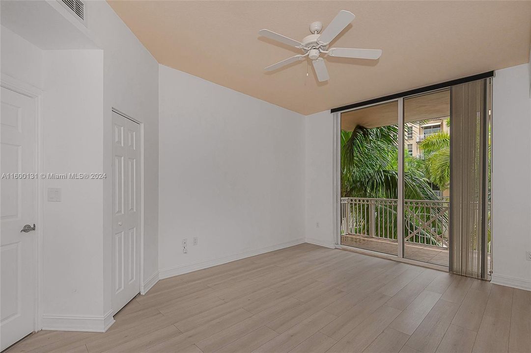 Bedroom high ceiling