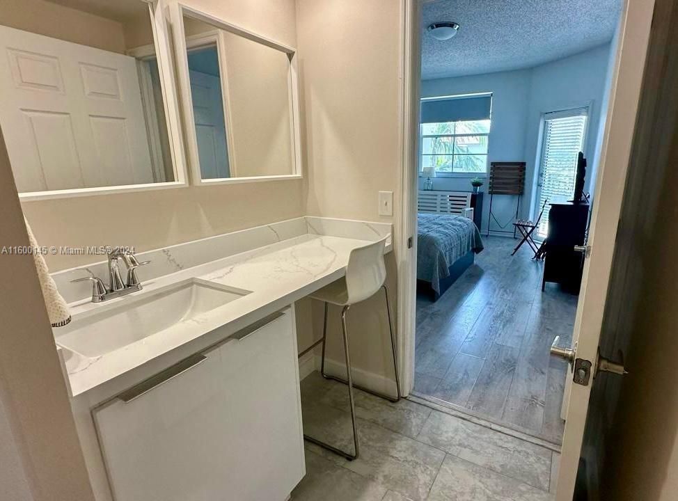 Recently Rented: $3,200 (2 beds, 2 baths, 1191 Square Feet)