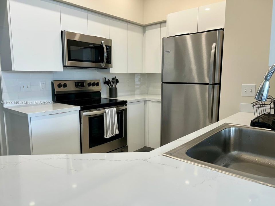 Recently Rented: $3,200 (2 beds, 2 baths, 1191 Square Feet)