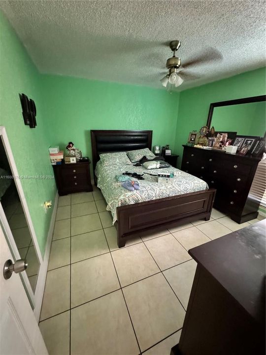 For Sale: $275,000 (3 beds, 2 baths, 1309 Square Feet)