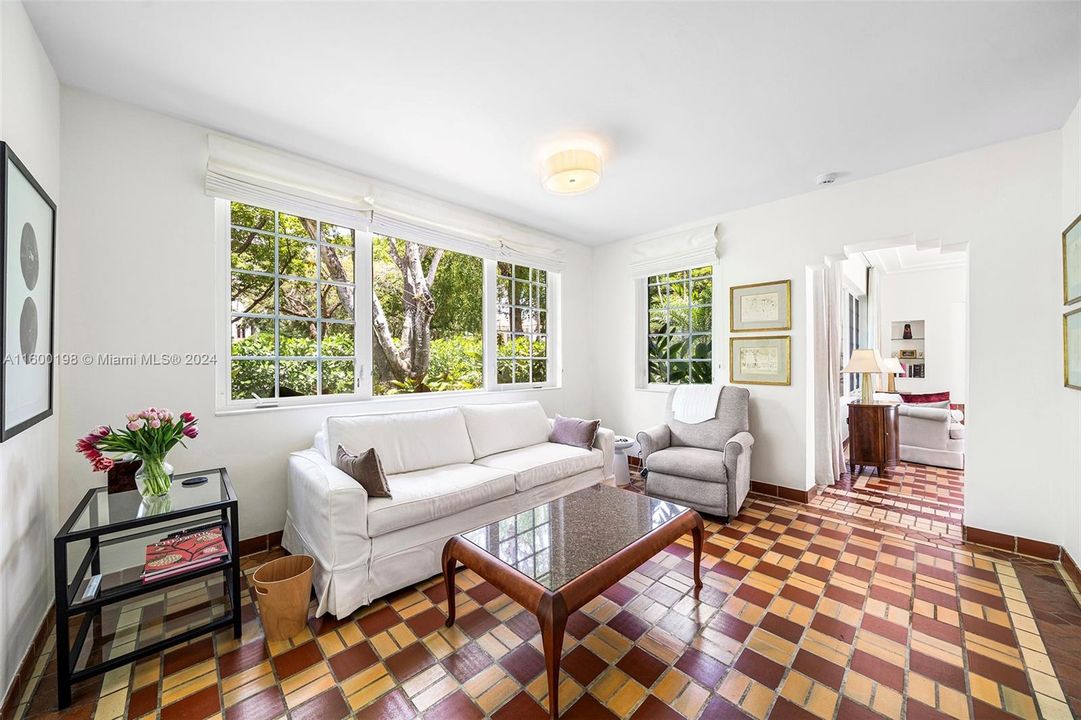 Active With Contract: $3,395,000 (4 beds, 3 baths, 3722 Square Feet)
