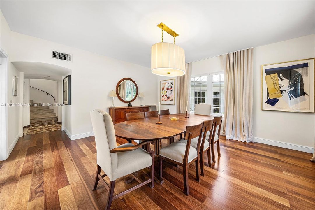 Active With Contract: $3,395,000 (4 beds, 3 baths, 3722 Square Feet)